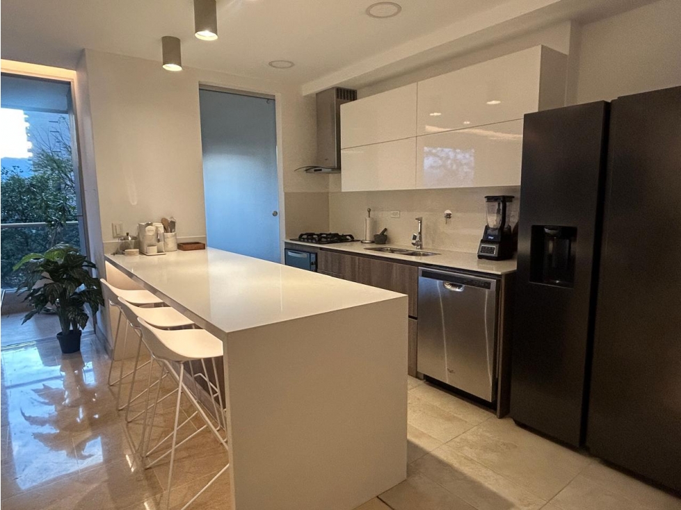 Apartamento en arriendo en El Poblado, Medellín · foto 4 de 18