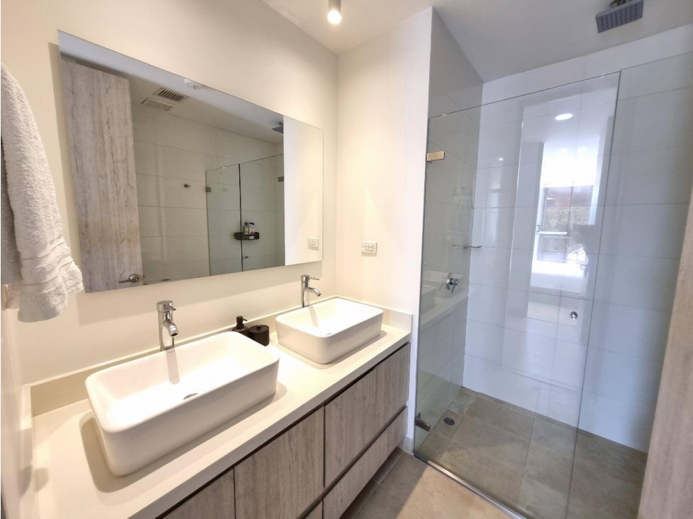 Apartamento en arriendo en El Poblado, Medellín · foto 10 de 18