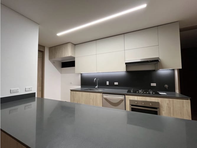 Apartamento de 3 alcobas en arriendo en Llano Grande, Rionegro, 143 m² · foto 2 de 17