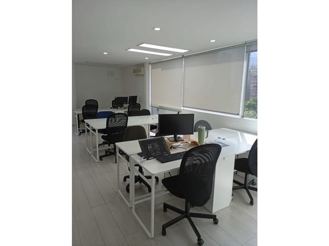 Oficina en arriendo en El Poblado, Medellín, 80 m² · foto 2 de 7