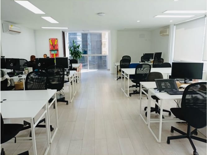 Oficina en arriendo en El Poblado, Medellín, 80 m² · foto 3 de 7
