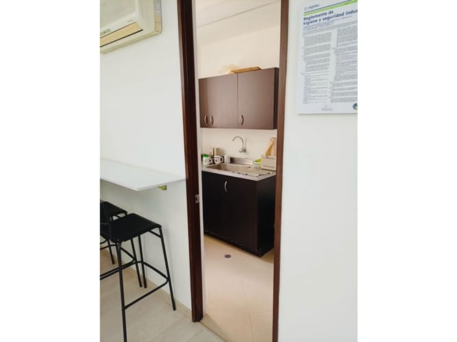 Oficina en arriendo en El Poblado, Medellín, 80 m² · foto 4 de 7
