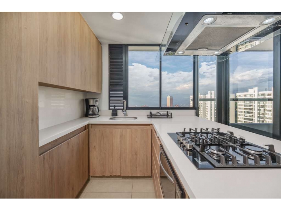 Apartamento en arriendo en El Poblado, Medellín · foto 10 de 24
