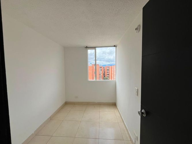 Apartamento de 3 alcobas en venta en Cr. El Triunfo Et. Iv, Soacha, 54 m² · foto 8 de 14