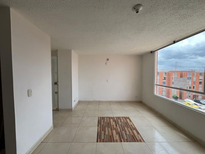 Apartamento de 3 alcobas en venta en Cr. El Triunfo Et. Iv, Soacha, 54 m² · foto 3 de 14