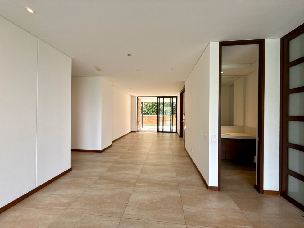 Apartamento en arriendo en El Poblado, Medellín · foto 6 de 24