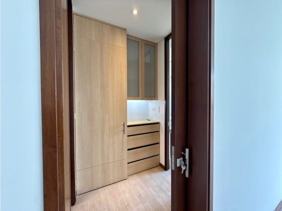 Apartamento en arriendo en El Poblado, Medellín · foto 7 de 24