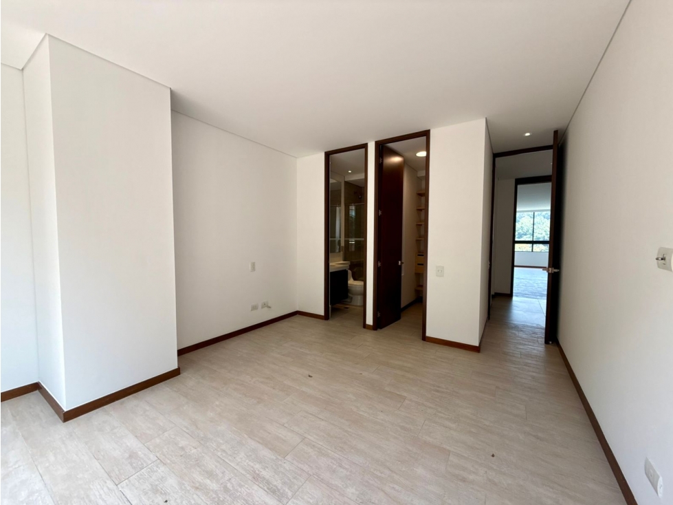 Apartamento en arriendo en El Poblado, Medellín · foto 9 de 24