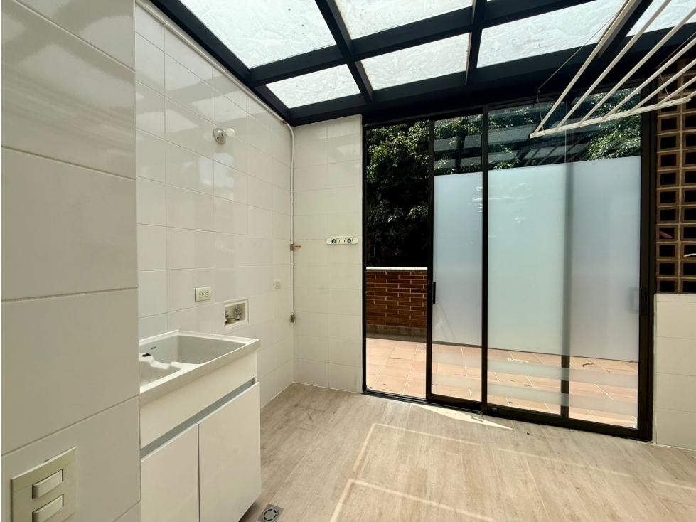Apartamento en arriendo en El Poblado, Medellín · foto 21 de 24