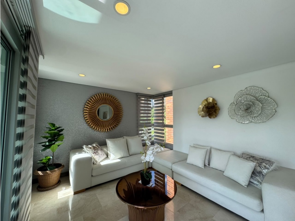 Apartamento en arriendo en El Poblado, Medellín · foto 2 de 23