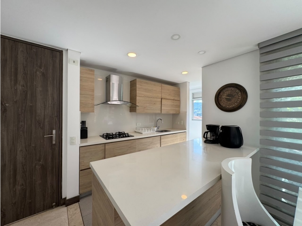 Apartamento en arriendo en El Poblado, Medellín · foto 4 de 23
