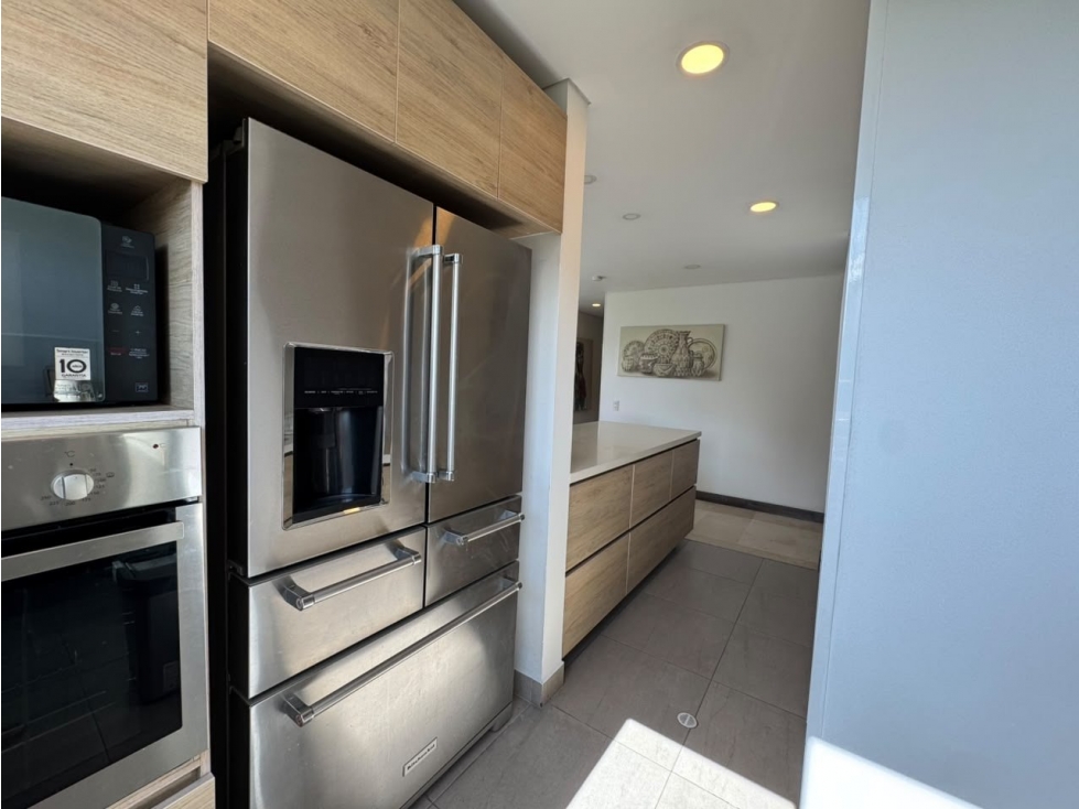 Apartamento en arriendo en El Poblado, Medellín · foto 7 de 23