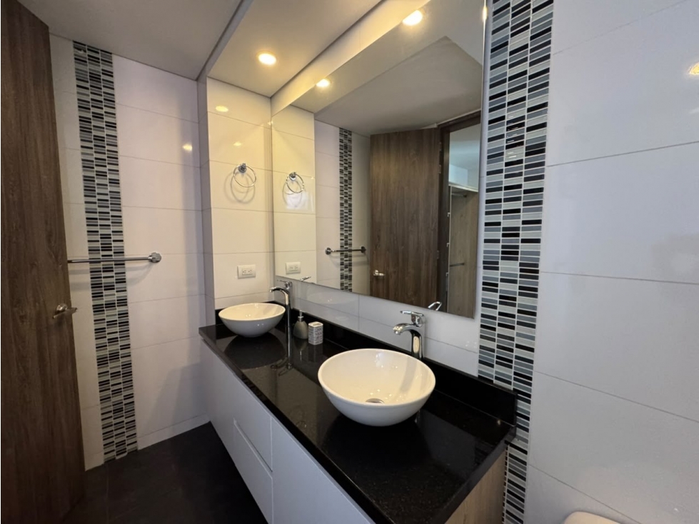 Apartamento en arriendo en El Poblado, Medellín · foto 17 de 23