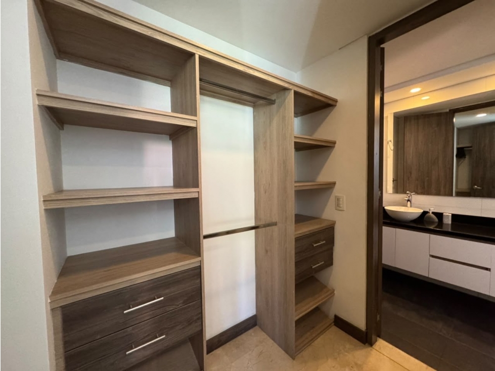 Apartamento en arriendo en El Poblado, Medellín · foto 20 de 23