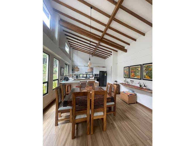 Casa de 3 alcobas en arriendo en Guarne, 238 m² · foto 4 de 19