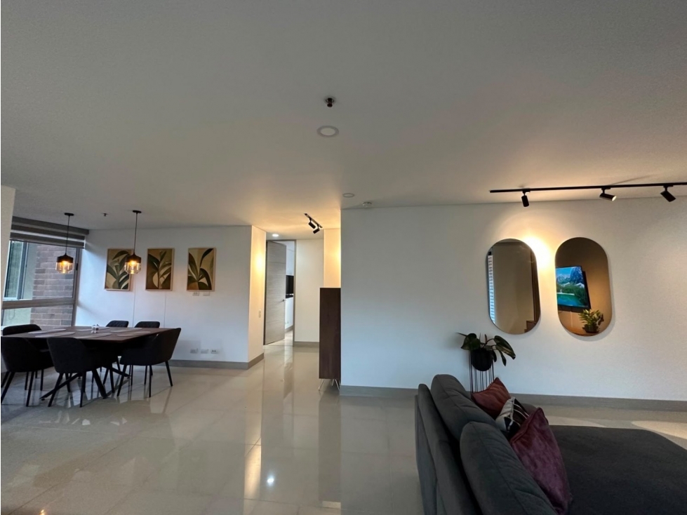 Apartamento en arriendo en El Poblado, Medellín · foto 3 de 12