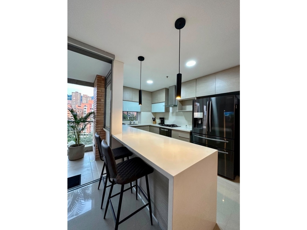 Apartamento en arriendo en El Poblado, Medellín · foto 5 de 12