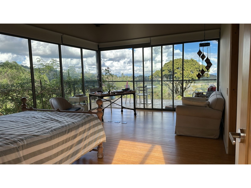 2BR House in Sajonia (220 m²) - 4
