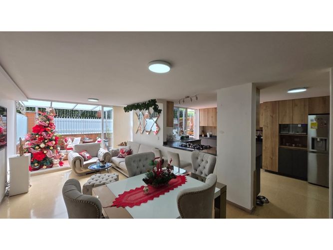 Apartamento de 3 alcobas en arriendo en Los Naranjos, Medellín, 136 m² · foto 3 de 22
