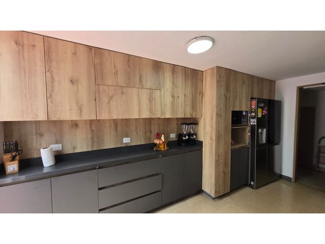 Apartamento de 3 alcobas en arriendo en Los Naranjos, Medellín, 136 m² · foto 5 de 22