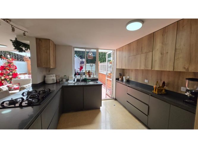 Apartamento de 3 alcobas en arriendo en Los Naranjos, Medellín, 136 m² · foto 7 de 22