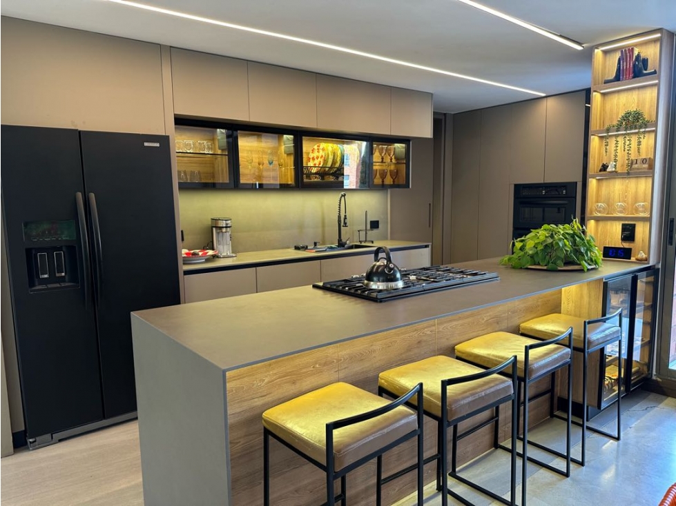 Apartamento en arriendo en El Poblado, Medellín · foto 2 de 24