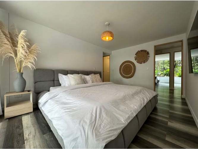 Apartamento de 4 alcobas en arriendo en El Poblado, Medellín, 257 m² · foto 6 de 14