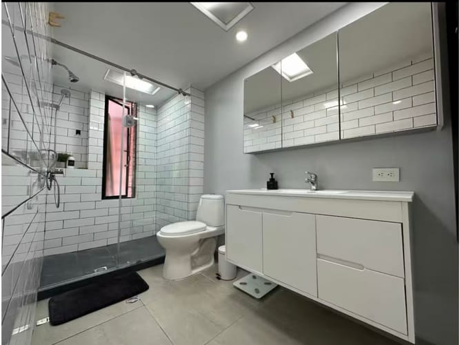 Apartamento de 4 alcobas en arriendo en El Poblado, Medellín, 257 m² · foto 9 de 14