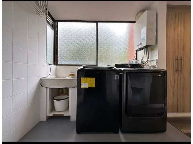 Apartamento de 4 alcobas en arriendo en El Poblado, Medellín, 257 m² · foto 10 de 14