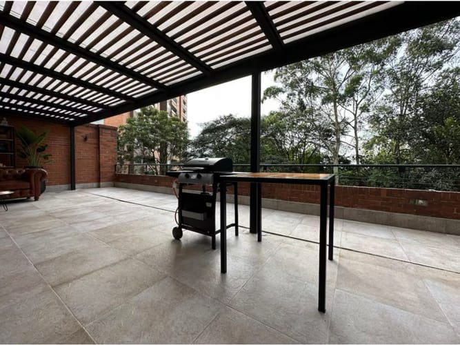 Apartamento de 4 alcobas en arriendo en El Poblado, Medellín, 257 m² · foto 12 de 14