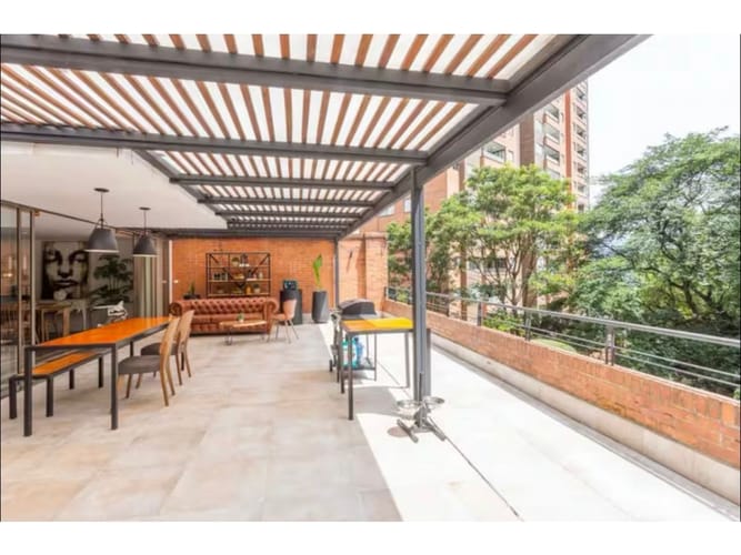 Apartamento de 4 alcobas en arriendo en El Poblado, Medellín, 257 m² · foto 13 de 14