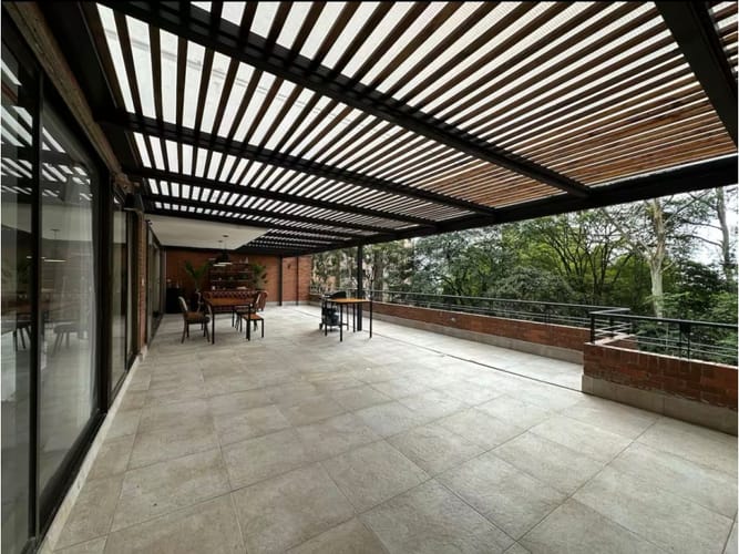 Apartamento de 4 alcobas en arriendo en El Poblado, Medellín, 257 m² · foto 14 de 14