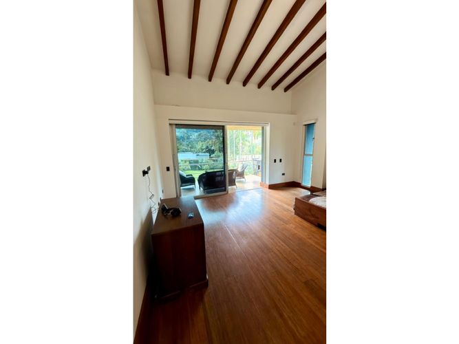 Casa de 4 alcobas en arriendo en Loma Benedictinos, Envigado, 660 m² · foto 5 de 24