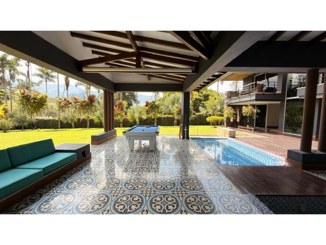 Casa de 4 alcobas en arriendo en Loma Benedictinos, Envigado, 660 m² · foto 20 de 24