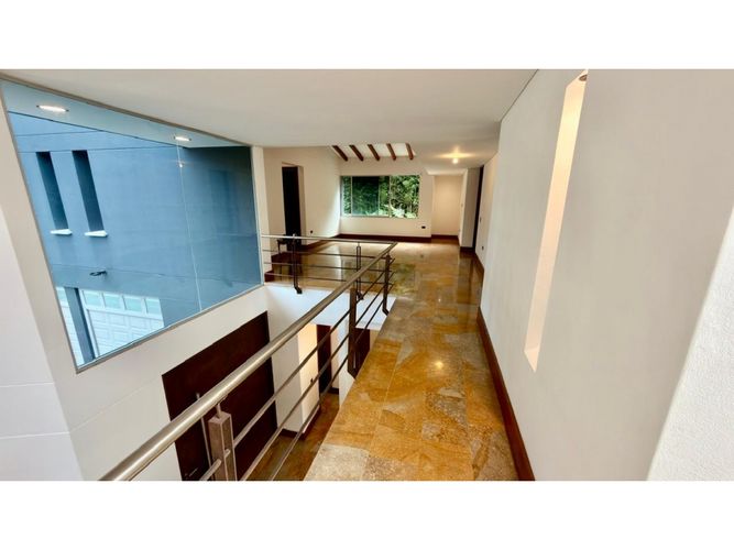 Casa de 4 alcobas en arriendo en Loma Benedictinos, Envigado, 660 m² · foto 23 de 24