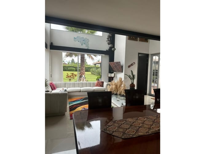 Casa de 6 alcobas en arriendo en Bellavista, Guarne, 350 m² · foto 3 de 21