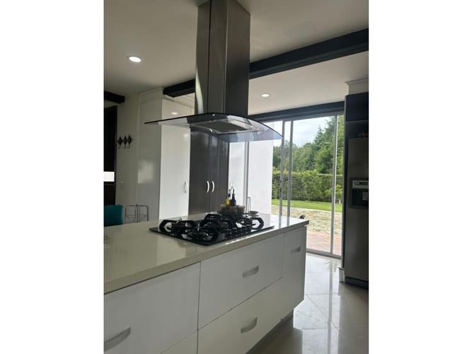 Casa de 6 alcobas en arriendo en Bellavista, Guarne, 350 m² · foto 7 de 21