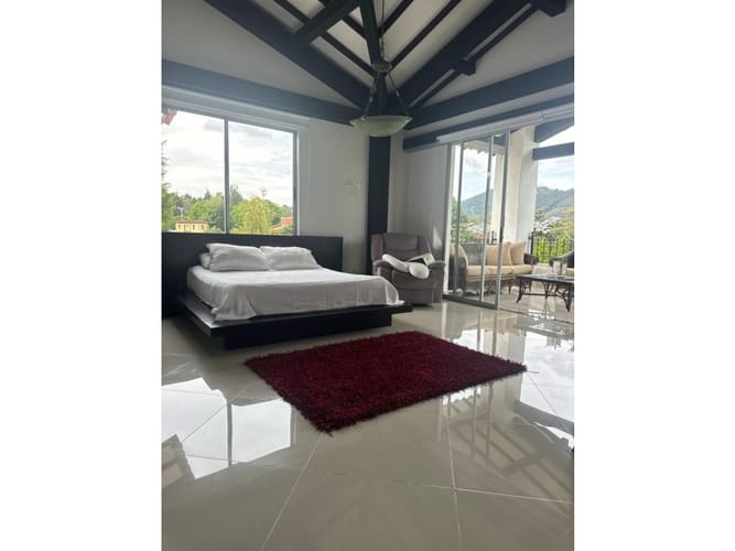 Casa de 6 alcobas en arriendo en Bellavista, Guarne, 350 m² · foto 9 de 21