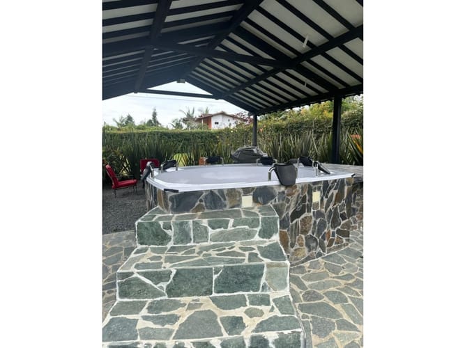 Casa de 6 alcobas en arriendo en Bellavista, Guarne, 350 m² · foto 12 de 21