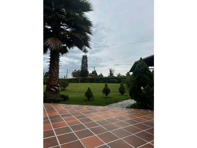Casa de 6 alcobas en arriendo en Bellavista, Guarne, 350 m² · foto 16 de 21
