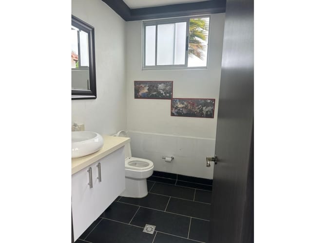 Casa de 6 alcobas en arriendo en Bellavista, Guarne, 350 m² · foto 19 de 21