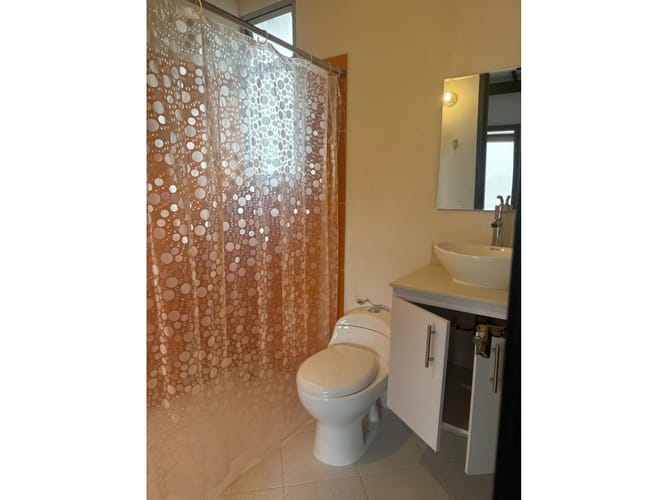 Casa de 6 alcobas en arriendo en Bellavista, Guarne, 350 m² · foto 21 de 21
