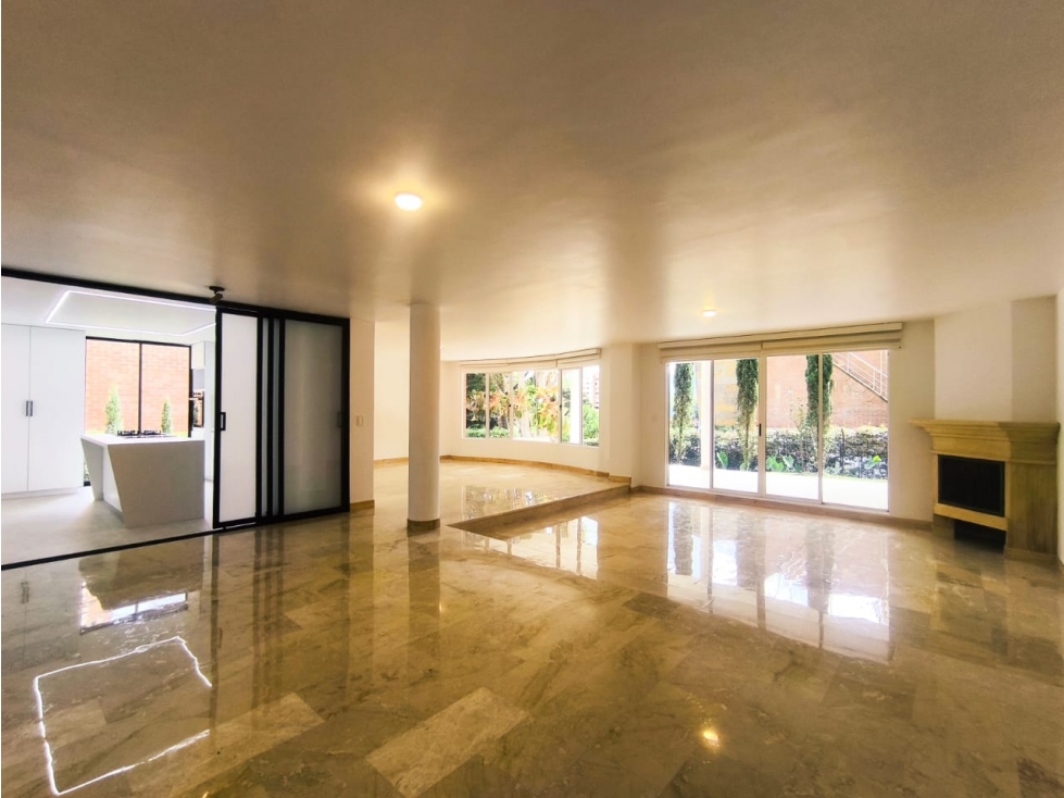 Apartamento en arriendo en El Poblado, Medellín · foto 2 de 24