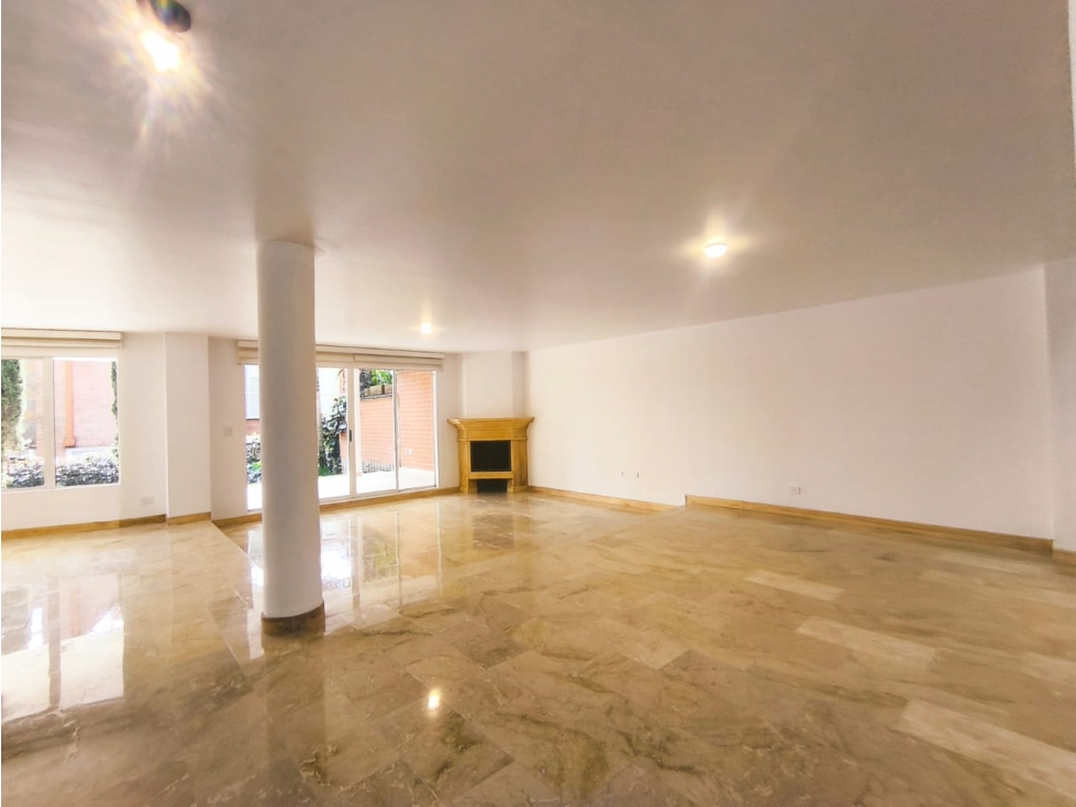 Apartamento en arriendo en El Poblado, Medellín · foto 3 de 24