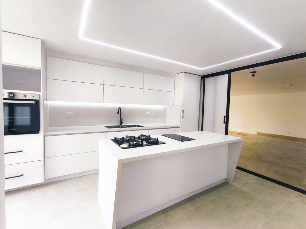 Apartamento en arriendo en El Poblado, Medellín · foto 5 de 24
