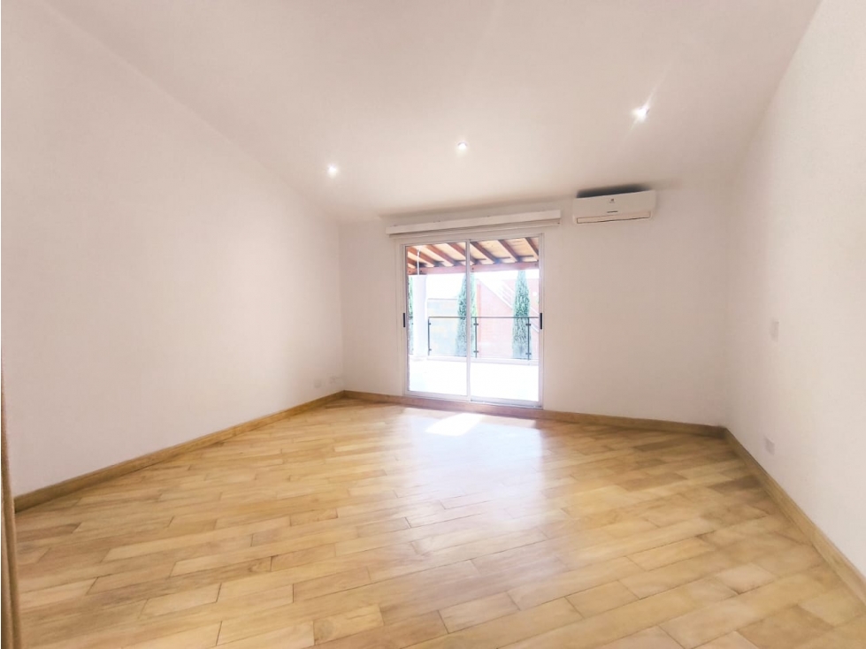 Apartamento en arriendo en El Poblado, Medellín · foto 8 de 24