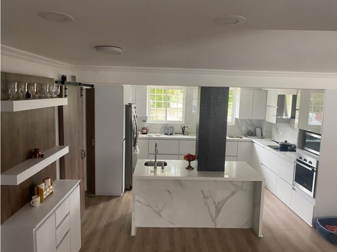 Casa de 5 alcobas en arriendo en El Porvenir, Guarne, 400 m² · foto 11 de 24
