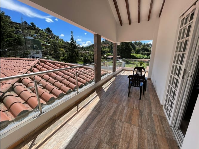 Casa de 5 alcobas en arriendo en El Porvenir, Guarne, 400 m² · foto 13 de 24