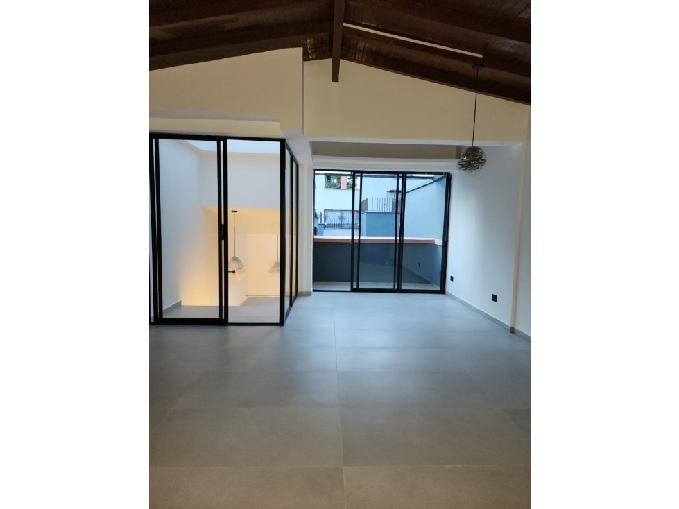 Casa en arriendo en El Poblado, Medellín · foto 7 de 19