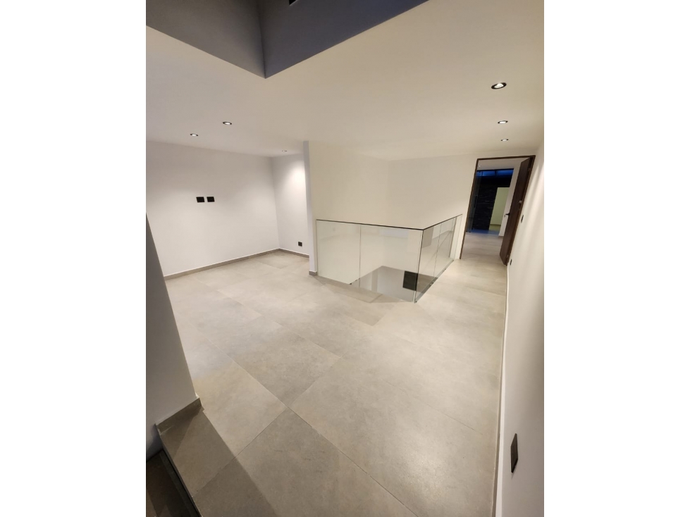 Casa en arriendo en El Poblado, Medellín · foto 13 de 19